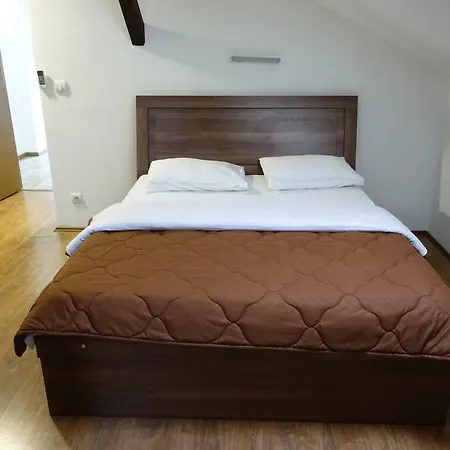 Bungalovi I Sobe Duboko Capsule hotel *